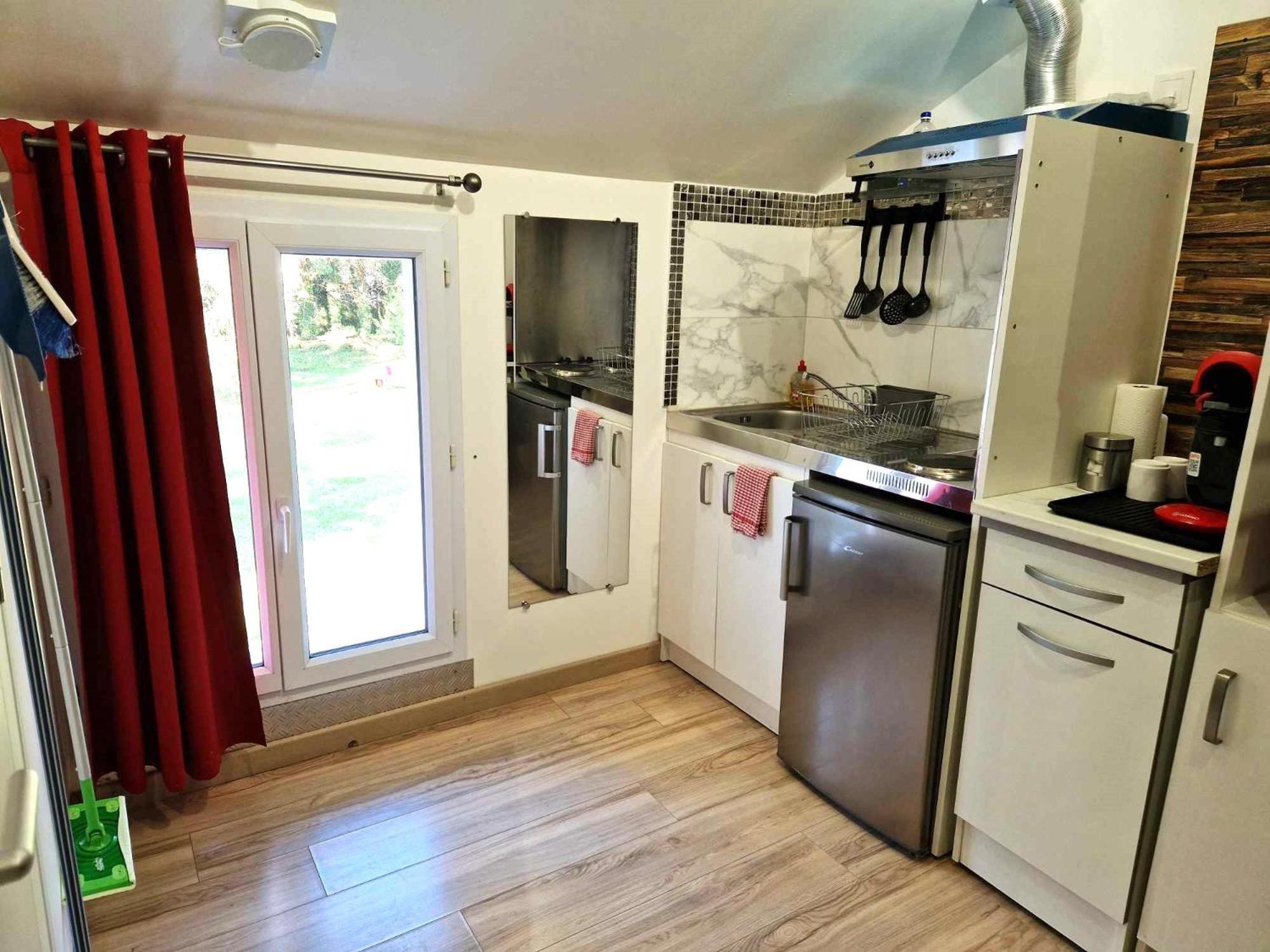 10 - Joli Studio Avec Deux Lits, Tout Equipe Pour 1, 2 Ou 3 Personnes Maximum, Vue Sur Parc Arbore, Parking Privatif Gratuit, Grand Fourgon Possible, Tout Le Linge De Maison Est Fourni Razac-sur-lʼIsle المظهر الخارجي الصورة