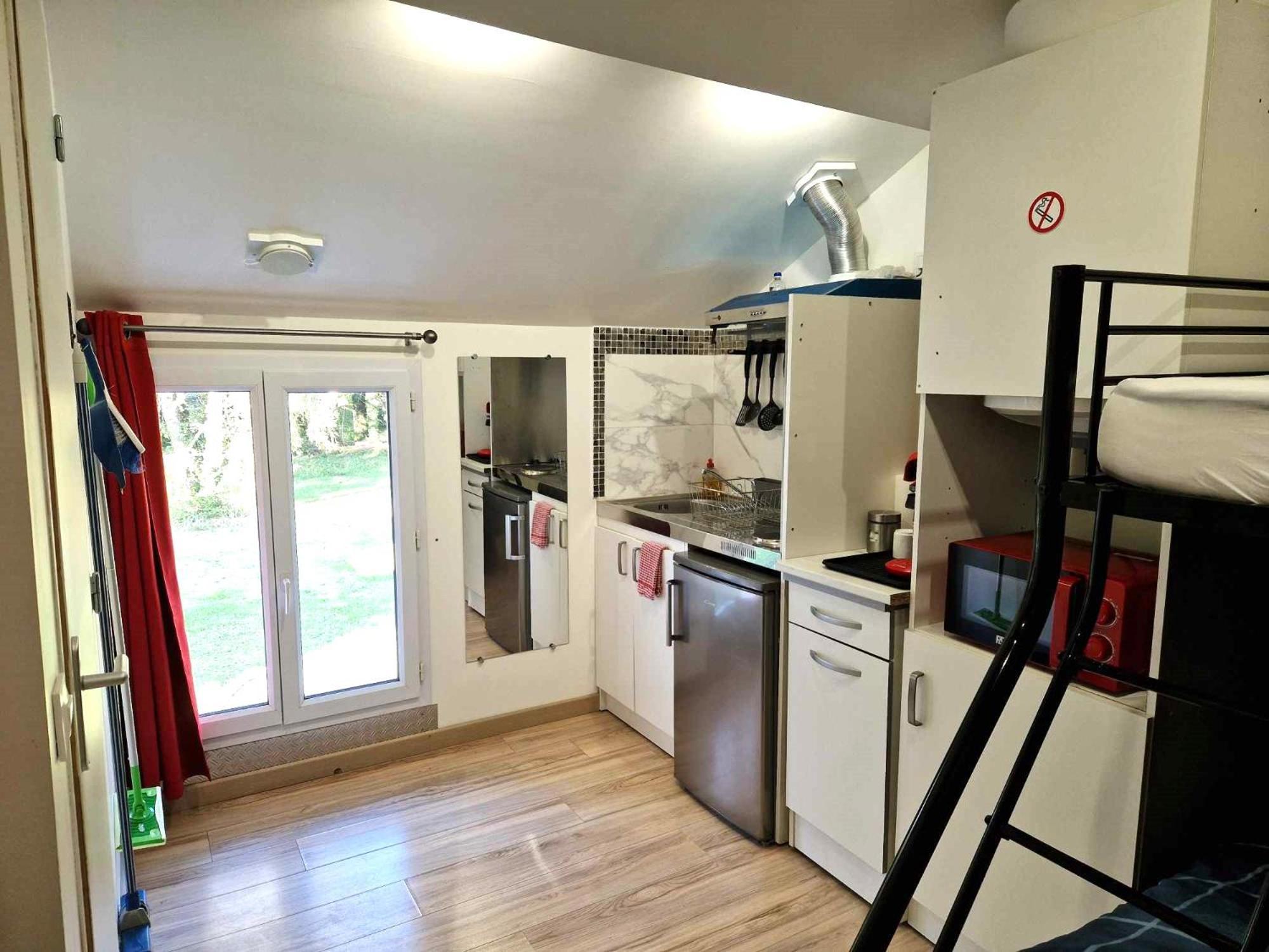 10 - Joli Studio Avec Deux Lits, Tout Equipe Pour 1, 2 Ou 3 Personnes Maximum, Vue Sur Parc Arbore, Parking Privatif Gratuit, Grand Fourgon Possible, Tout Le Linge De Maison Est Fourni Razac-sur-lʼIsle المظهر الخارجي الصورة